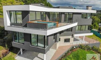 CASA DE LUXO NO CONDOMINIO ALPHA VILLE EM GRAMADO-RS.