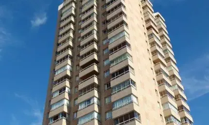 Belissimo apartamento com dois quartos e duas garagens, mobiliado, torres-rs