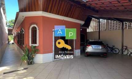 Casa para Venda em Duque de Caxias, Centro, 4 dormitórios, 2 suítes, 5 banheiros, 5 vagas