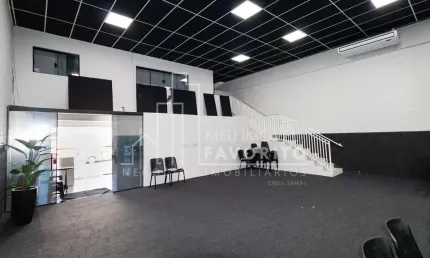 Galpão para venda, Vila Santa Terezinha, perto do centro de Várzea Paulista com 3 vagas de garagem