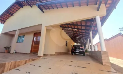 Casa com 3 quartos à venda na Cachoeira Dourada, Paraíso, Anápolis