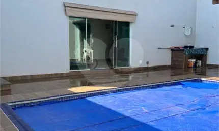 Sobrado com 3 quartos à venda em Loteamento Residencial América - GO