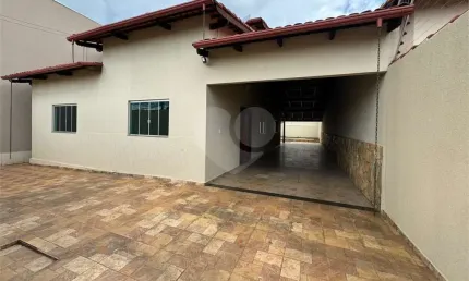 Casa com 3 quartos à venda na Das Rosas, Boa Vista, Anápolis