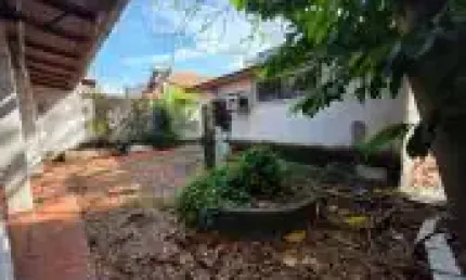 VIERALVES. ALUGO CASA COMERCIAL/ RECIDENCEIAL COM 3 QUARTOS SENDO 1 SUITE. TODO NA LAJE