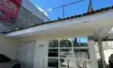Prédio Comercial - Av. Constantino Nery, (Em frente do Ed. Empire), 1600m2,  com estacionamento para 50 carros