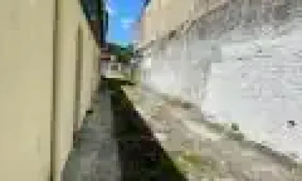 Prédio Comercial - Av. Constantino Nery, (Em frente do Ed. Empire), 1600m2,  com estacionamento para 50 carros