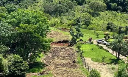 Lote  avenda - localizado no alagado de mangueirinha - 1.224,76 m