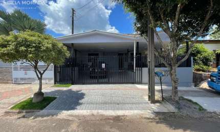CASA A VENDA NO BAIRRO ALVORADA - PATO BRANCO - 03 QUARTOS