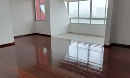Apartamento 3 quartos sendo 1 suíte com armários, nascente, no bairro Jardim Armação. Vista mar Prédio com elevador  2 vagas de garagem