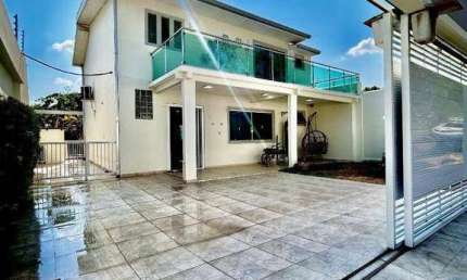 Linda Casa com 3 dormitórios à venda no Conjunto Petros, 360 m² por R$ 990.000 - Aleixo - Manaus/AM