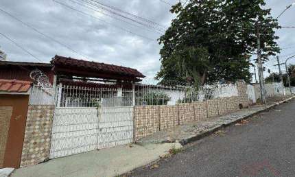 Casa com 3 dormitórios para alugar no Conj. Jardim Yolanda por R$ 3.500/mês - Parque 10 de Novembro - Manaus/AM