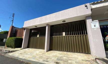Casa com 3 quartos à venda, 450 m² por R$ 2.700.000 - Nossa Senhora das Graças - Manaus/AM