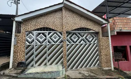 Casa com 4 quartos à venda, 300 m² por R$ 280.000 - Armando Mendes - Manaus/AM