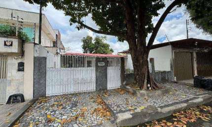 Casa com 3 quartos para alugar, 150 m² por R$ 3.000/mês - Parque 10 de Novembro - Manaus/AM