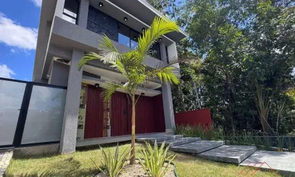 Linda Casa à venda, no Cond.  Alphaville 4, 313m² por R$ 2.700.000 - Ponta Negra - Manaus/AM