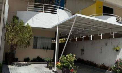 Casa com 3 dormitórios à venda, 135 m² por R$ 850.000 - Flores - Manaus/AM