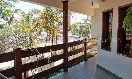 Casa Sobrado no Bairro Bela Vista - Osasco - 282 m², 4 quartos (2 suítes), 5 banheiros, 1 lavabo, vagas para 5 carros