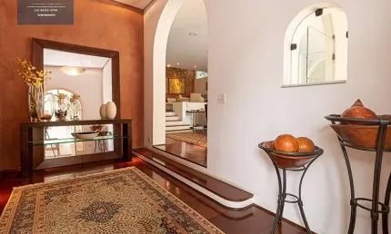 Belíssima Casa à Venda no Jardim Guedala (Morumbi), 4 suítes e excelente área de lazer.