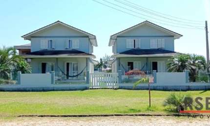 2 Casas com 8 dormitórios no total à venda, 536 m² por R$ 1.500.000 - Rosa do Mar - Passo de Torres/SC