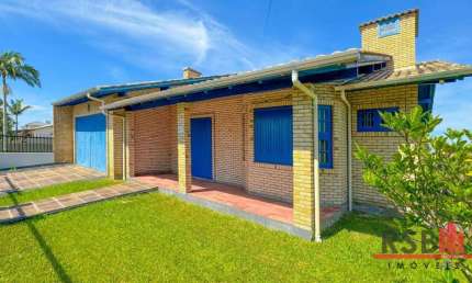 Casa com 4 dormitórios à venda, 180 m² por R$ 710.000,00 - Bellatorres - Passo de Torres/SC
