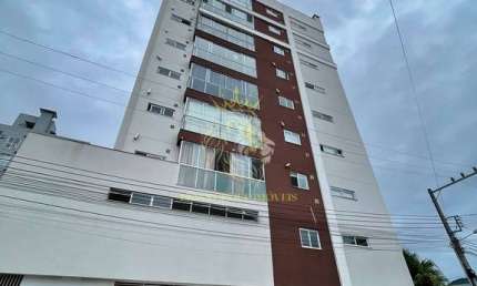 Excelnete Apartamento à venda no Centro de Camboriú, SC
