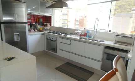 Apartamento para Venda em Guarujá, Pitangueiras, 3 dormitórios, 1 suíte, 2 banheiros, 2 vagas
