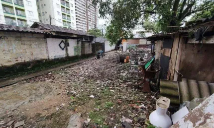 Terreno à venda no Encruzilhada, Santos 