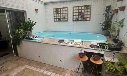 Casa de 5 quartos no bairro do Embaré Cod: 3190 ADM
