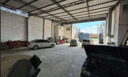 Barracão / Galpão / Depósito para alugar na Avenida Martins Fontes, Saboó, Santos