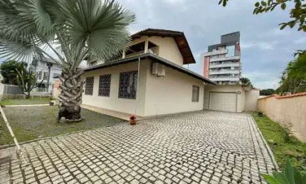 Casa 3 quartos para venda no bairro Anita Garibaldi em Joinville