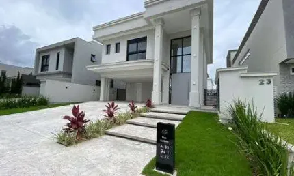Casa 3 quartos para venda no bairro Santa Regina em Camboriú