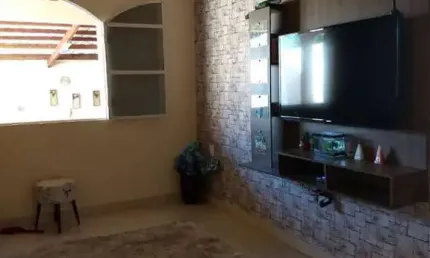 Casa para Venda em Uberlândia, Santa Mônica, 3 dormitórios, 1 suíte, 1 banheiro, 5 vagas