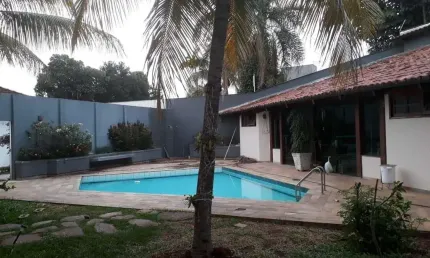 Casa para Venda em Uberlândia, Tabajaras, 4 dormitórios, 2 suítes, 5 banheiros, 4 vagas