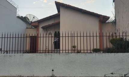 Casa para Venda em Uberlândia, Nossa Senhora Aparecida, 3 dormitórios, 1 banheiro