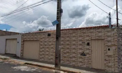 Casa para Venda em Uberlândia, Taiaman, 3 dormitórios, 1 suíte, 2 banheiros, 3 vagas