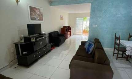 Casa para Venda em Uberlândia, Vigilato Pereira, 4 dormitórios, 2 suítes, 1 banheiro, 4 vagas