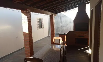 Casa para Venda em Uberlândia, Cidade Jardim, 3 dormitórios, 1 suíte, 1 banheiro, 2 vagas