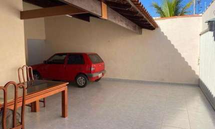 Casa para Venda em Uberlândia, Alto Umuarama, 3 dormitórios, 1 suíte, 1 banheiro, 4 vagas