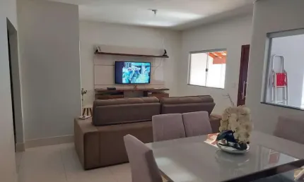 Casa para Venda em Uberlândia, Santa Mônica, 3 dormitórios, 1 suíte, 2 banheiros, 4 vagas