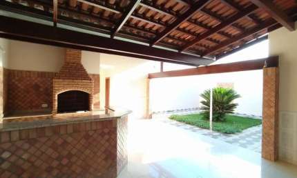 Casa para Venda em Uberlândia, Copacabana, 4 dormitórios, 1 suíte, 2 banheiros, 3 vagas