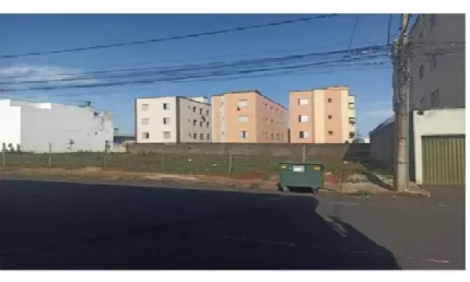 Terreno à venda na Rua Alberto Alves Cabral, Santa Mônica, Uberlândia