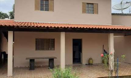 Sobrado para Venda em Uberlândia, Cidade Jardim, 4 dormitórios, 1 suíte, 2 banheiros, 4 vagas