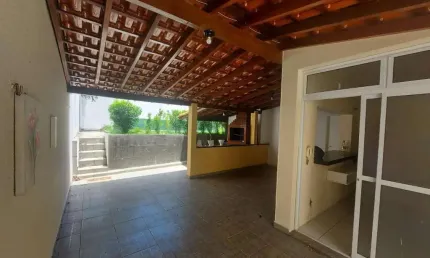 Casa para Venda em Uberlândia, Tabajaras, 4 dormitórios, 3 suítes, 2 banheiros, 7 vagas