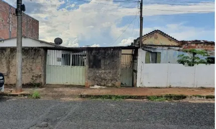 Terreno à venda na Rua Estados Unidos, Osvaldo Rezende, Uberlândia
