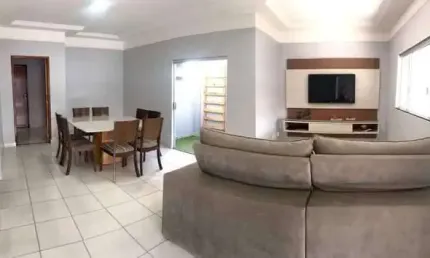 Casa para Venda em Uberlândia, Granada, 3 dormitórios, 1 suíte, 1 banheiro, 3 vagas