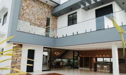 Casa em Condomínio para Venda em Uberlândia, Granja Marileusa, 4 dormitórios, 4 suítes, 2 banheiros, 4 vagas