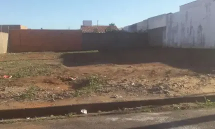 Terreno à venda na Rua Stela Aparecida de Faria, Shopping Park, Uberlândia