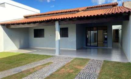 Casa para Venda em Uberlândia, Alto Umuarama, 3 dormitórios, 1 suíte, 2 banheiros, 1 vaga