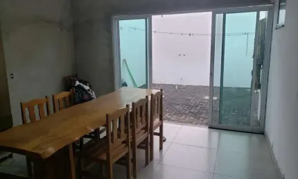 Casa para Venda em Uberlândia, Jardim Holanda, 4 dormitórios, 2 suítes, 1 banheiro, 2 vagas