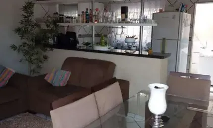 Casa para Venda em Uberlândia, Lidice, 3 dormitórios, 2 suítes, 1 banheiro, 4 vagas